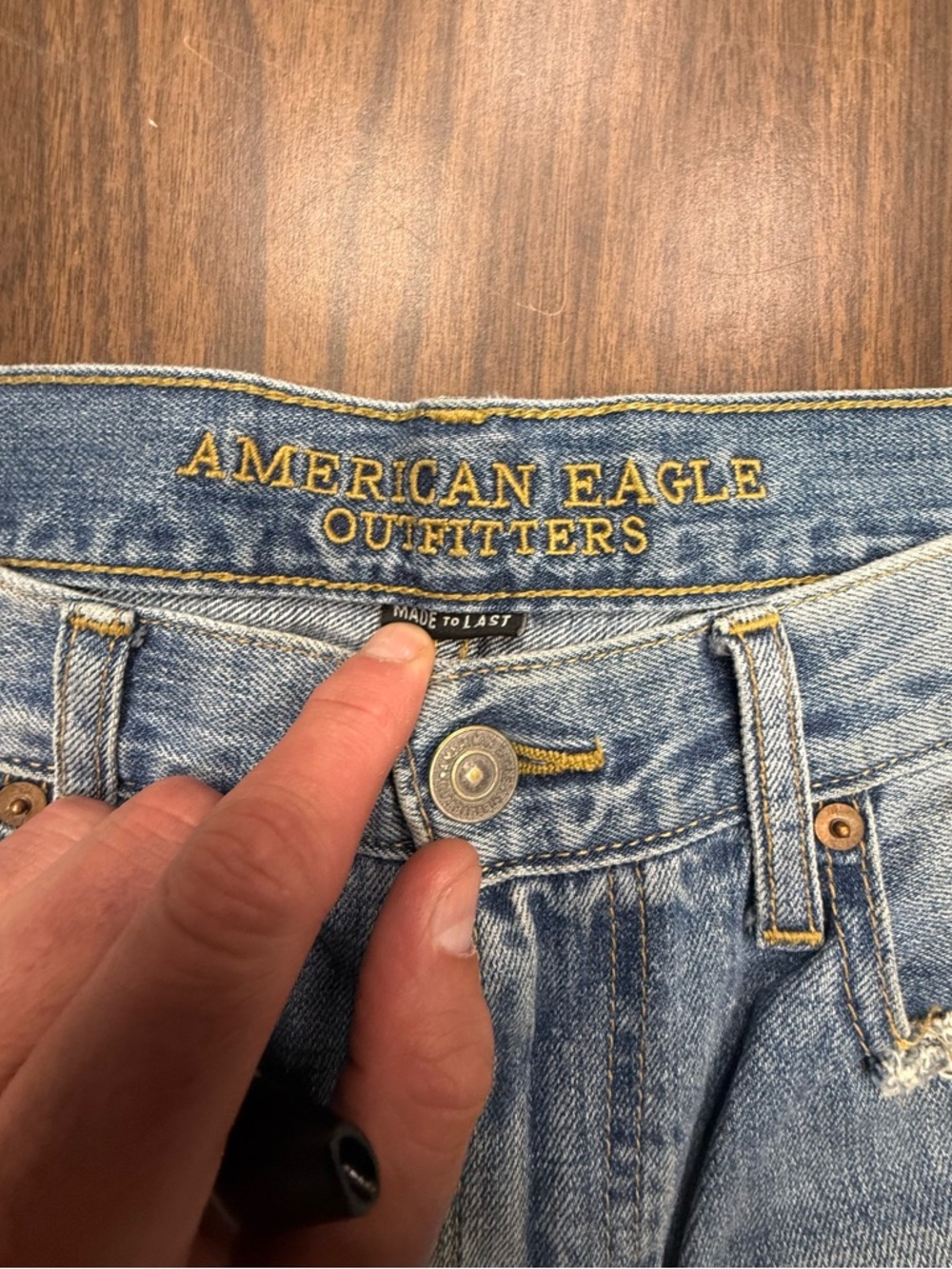 American Eagle Outfitters Men’s Light Wash Relaxed Jeans Size 34” x 34” - Picture 2 of 16